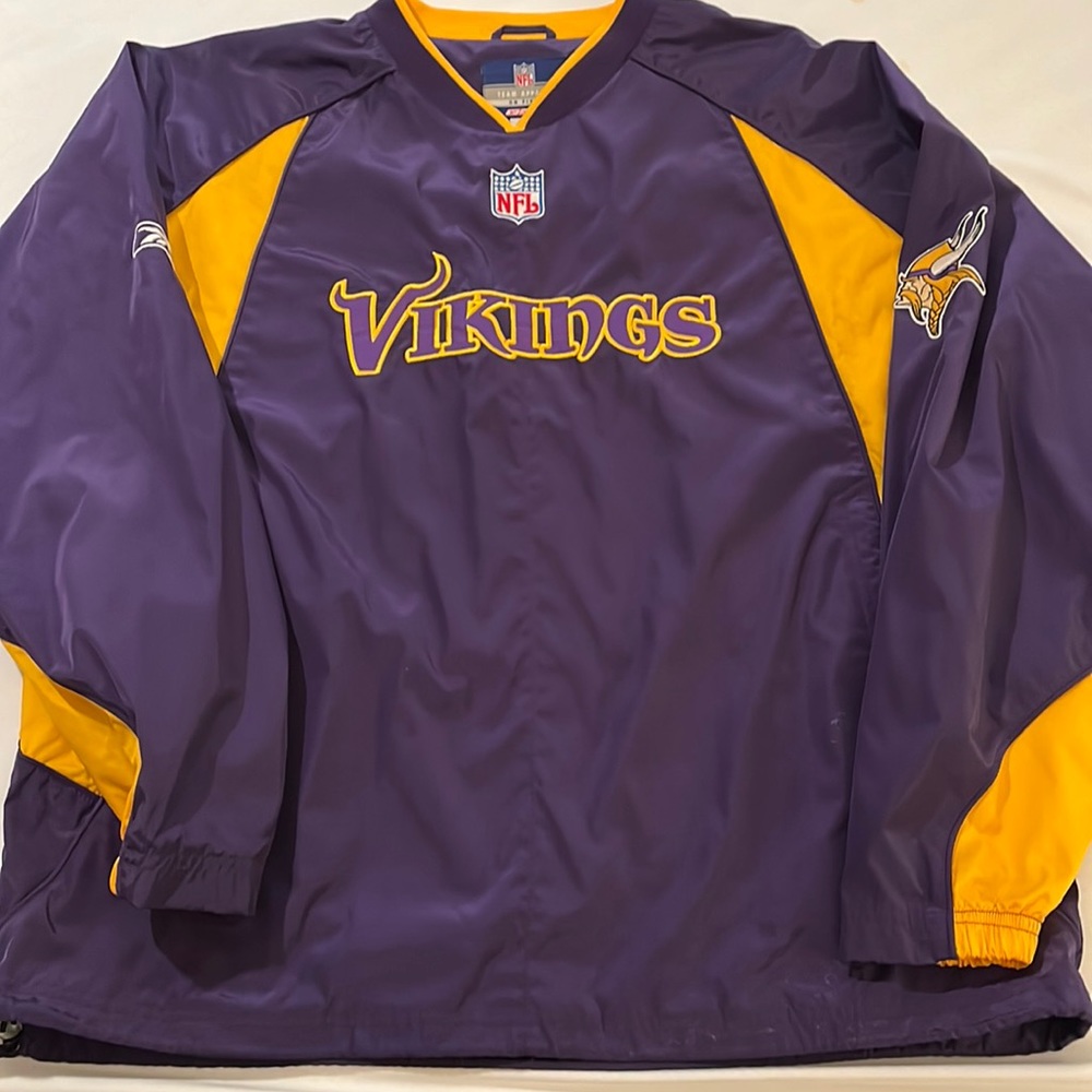 NFL Vikings large pullover windbreaker